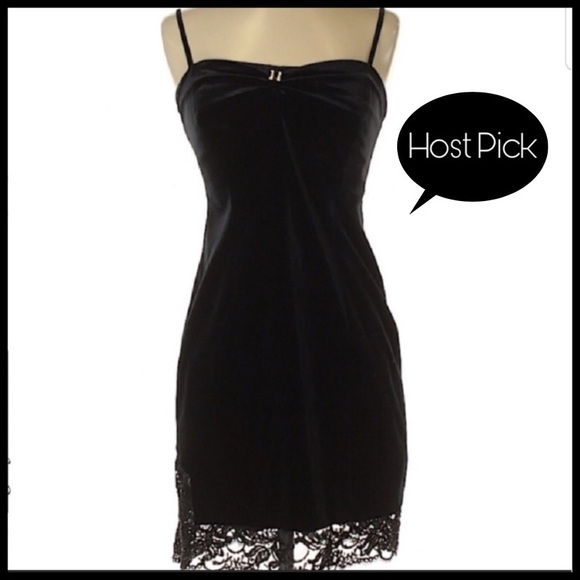Laundry By Shelli Segal Dresses & Skirts - NWOT LAUNDRY by Shelli Segal Black Velvet Dress